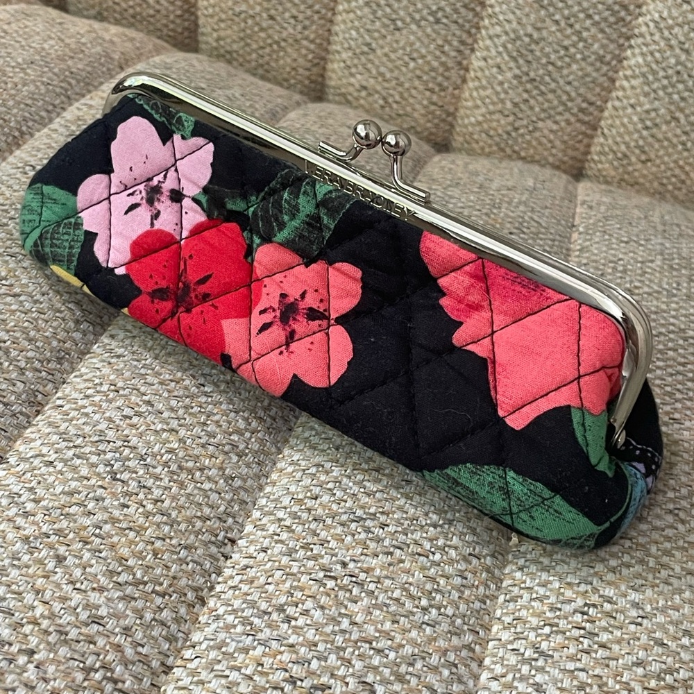 VERA BRADLEY quilted kiss lock makeup bag
